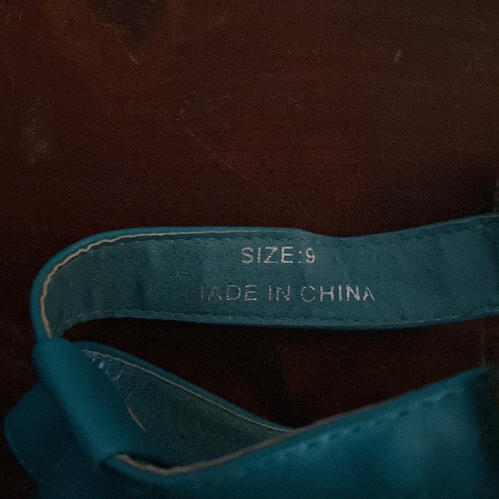 Sandals - Picture 3 of 3
